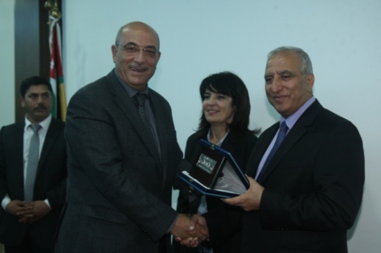 افتتاح قاعة المرحوم محمد نذير أبو الذهب في صيدلة ( الأردنية)