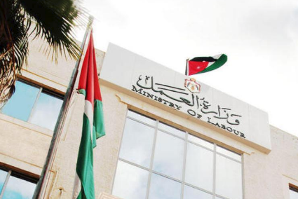 خبراء: "خدمة وطن" دعم للاقتصاد وتعزيز للإنتاجية