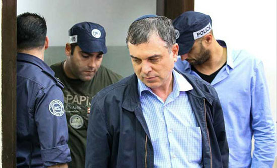 مساعد سابق لنتنياهو يوافق على الشهادة ضده في قضية فساد