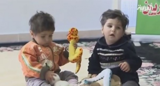 طفلان فلسطينيان “متروكان” بشوارع لبنان طفلان فلسطينيان “متروكان” بشوارع لبنان