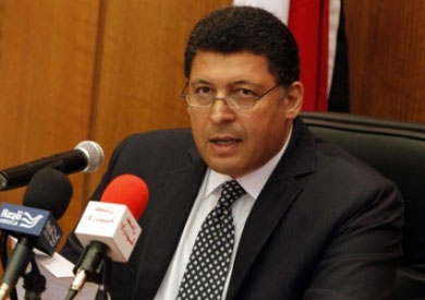 السفير المصري يفتتح معرض عيد الأم