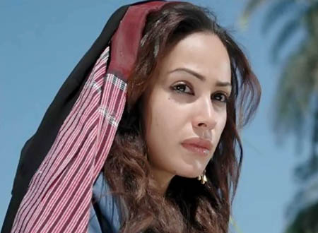 هجوم حاد على هند صبري بسبب «شبشب» ووشمها يثير الجدل.. شاهد هجوم حاد على هند صبري بسبب «شبشب» ووشمها يثير الجدل.. شاهد