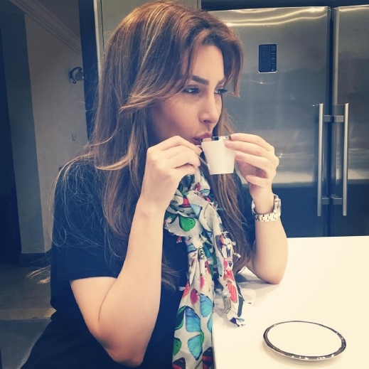 بالصور: يارا تتحضر لحفل جديد مع بياجيه في الكويت