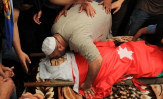 رئيس الديوان الملكي يزور بيت عزاء المرحوم الجواودة رئيس الديوان الملكي يزور بيت عزاء المرحوم الجواودة