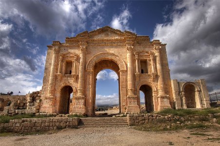 جرش: افتتاح بازار اللي ما بلزمك بلزمنا جرش: افتتاح بازار اللي ما بلزمك بلزمنا