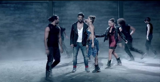 بالفيديو و الصور: فادي أندراوس جريء ومتميز في كليبه الجديد لمّا تكون