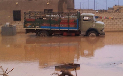 بالصور : سيول في الرويشد ... وتعليق الدوام في مدارس الصفاوي الأربعاء بالصور : سيول في الرويشد ... وتعليق الدوام في مدارس الصفاوي الأربعاء