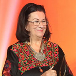 منتدى الرواد الكبار يكرم الفنانة سامية الزرو في يوم المرأة منتدى الرواد الكبار يكرم الفنانة سامية الزرو في يوم المرأة