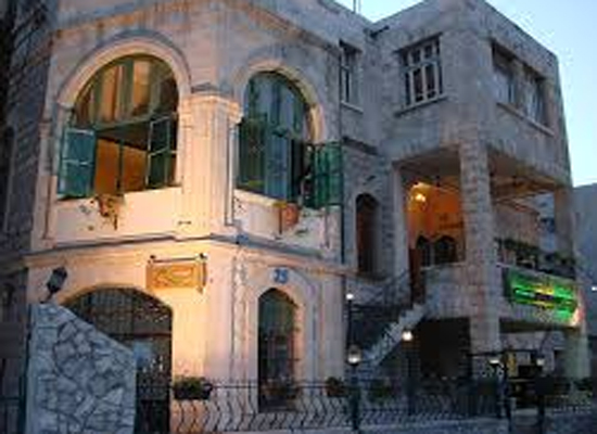 الجائزة الذهبية لفيلم " بيوت عمان القديمة" لأستاذ في جامعة الشرق الأوسط