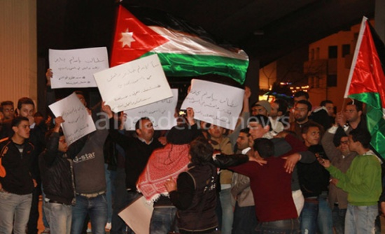 بالصور.. يافطات في عمان : أعدموا خنازير داعش في السجون بالصور.. يافطات في عمان : أعدموا خنازير داعش في السجون