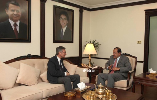 وزير الداخلية يلتقي السفير الاسباني في عمان