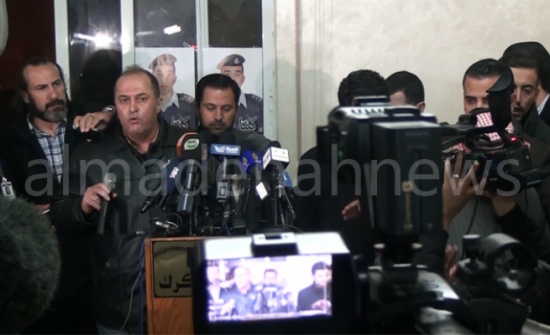بالفيديو : ديوان ابناء الكرك يعتذر للصحفيين عما بدر عن النائب الضلاعين بالفيديو : ديوان ابناء الكرك يعتذر للصحفيين عما بدر عن النائب الضلاعين