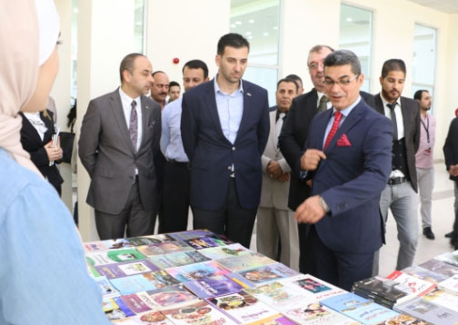 جامعة الشرق الاوسط تنظم معرضا للكتاب وتشهر رواية ياسمين عادل جامعة الشرق الاوسط تنظم معرضا للكتاب وتشهر رواية ياسمين عادل