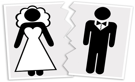 4 زوجات يطلبن الطلاق من نفس الرجل.. والسبب! 4 زوجات يطلبن الطلاق من نفس الرجل.. والسبب!