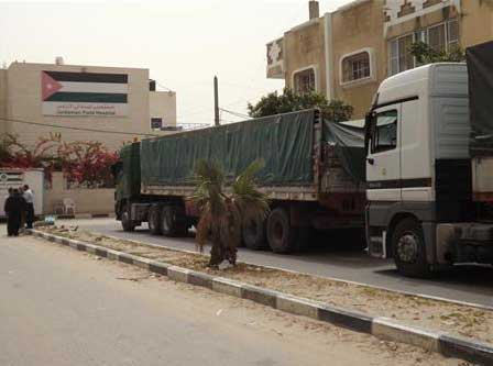 قافلة التزويد تصل للمستشفى الميداني الاردني غزة