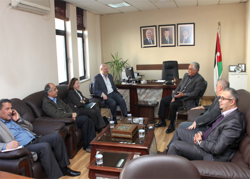 الأمانة تعيد تأهيل وصيانة حديقة الأهالي