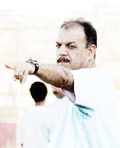 اتحاد الكرة يجدد عقد المدير الفني للمنتخب الوطني لكرة القدم