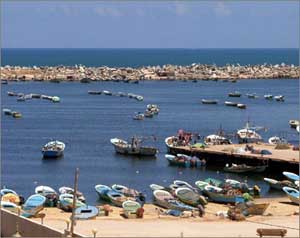 اصابة صياد فلسطيني برصاص الاحتلال جنوبي غزة 