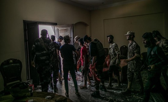 قواته تتراجع جنوبي طرابلس.. حفتر يدعو لإسقاط اتفاق الصخيرات ومواصلة الحرب