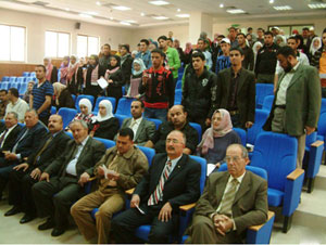 طلبة جامعة عجلون يوقعون وثيقة شرف لنبذ العنف الجامعي