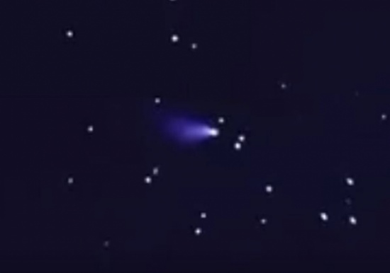 فيديو : البرق يضرب طبقاً طائراً