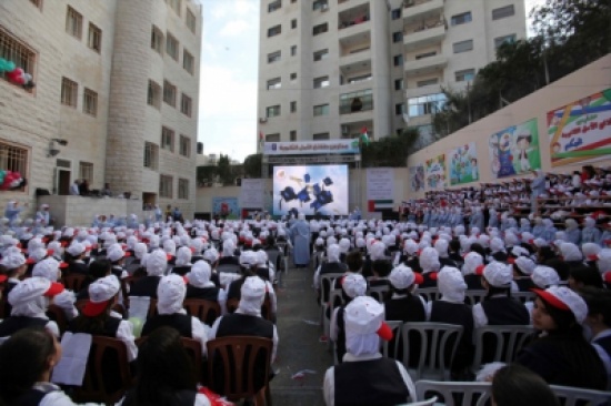 مدرسةٌ فلسطينية الأفضل على مستوى الوطن العربي.. انتزعت اللقب من بين 30 ألف منافس مدرسةٌ فلسطينية الأفضل على مستوى الوطن العربي.. انتزعت اللقب من بين 30 ألف منافس