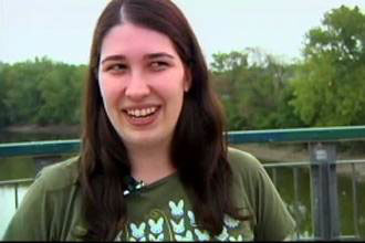 "حملة تعري" في أمريكا احتجاجاً على ربط الزلازل بملابس النساء