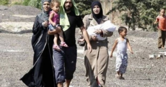 "حرس الحدود" تستقبل 300 لاجئ سوري