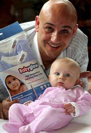 ملابس اطفال يتغير لونها عند ارتفاع حرارة مرتديها