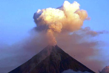 مخاوف من بركان ثان بآيسلندا 
