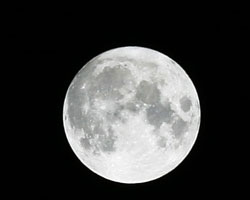 20 ألف تشيكي اشتروا أراضي في القمر!