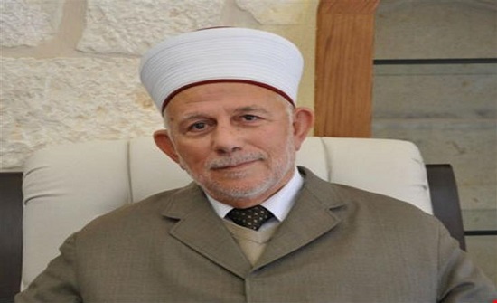 الاحتلال يبعد رئيس مجلس الأوقاف الأعلى في القدس 40 يوماً عن الأقصى الاحتلال يبعد رئيس مجلس الأوقاف الأعلى في القدس 40 يوماً عن الأقصى