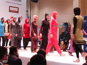 "الحشيمة" التركية أحدث أزياء السباحة للمحجبات