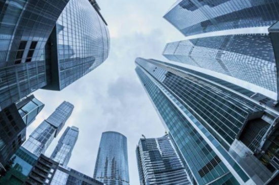 طيور مهاجرة ترتطم بناطحة سحاب وتنفق.. والسبب مضحك-مبكٍ! طيور مهاجرة ترتطم بناطحة سحاب وتنفق.. والسبب مضحك-مبكٍ!