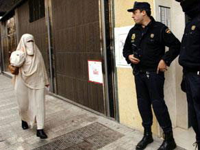 إسرائيل: طرح قانون لحظر النقاب يُغضب المسلمين