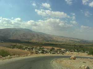 الشرطة والدفاع المدني ينقذون 3 اطفال محتجزين في دير علا 