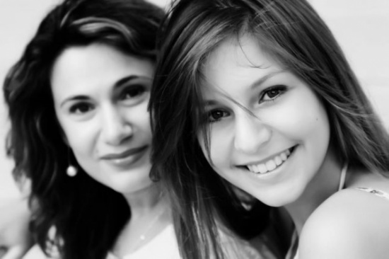 المراهقات يتساءلن من هي الأم المثالية؟