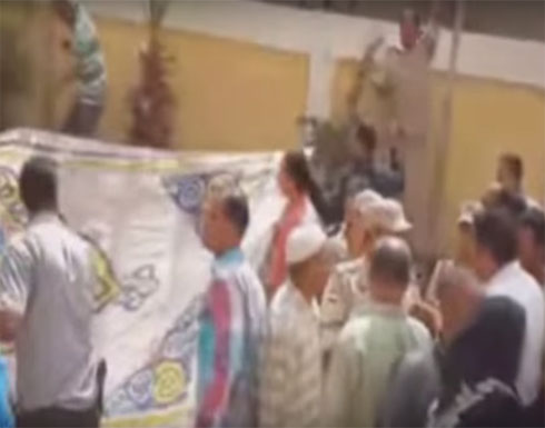 بالفيديو: مظاهرة للشرطة المصرية في الشرقية للمرة الأولى منذ تولي السيسي بالفيديو: مظاهرة للشرطة المصرية في الشرقية للمرة الأولى منذ تولي السيسي