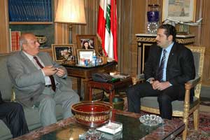 الخضري يزور رئيس الوزراء اللبناني ويدعو لتحرك رسمي لرفع حصار غزة