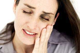 محكمة إماراتية تغرّم رجلاً 2000 درهم لـ"صفعه" زوجته 