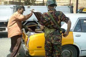  توقيف مدبري محاولة اغتيال سفير لندن في اليمن