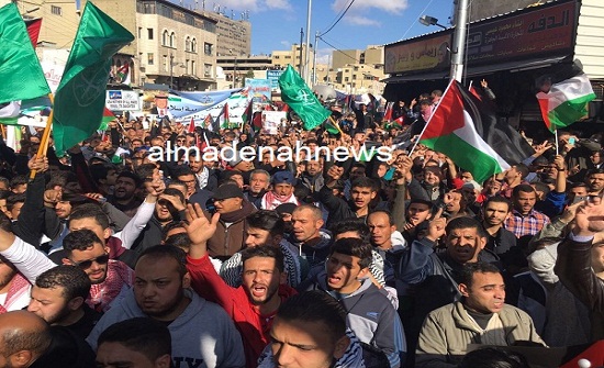 مسيرة شعبية وشبابية بعمان دعما لمواقف الملك تجاه القدس مسيرة شعبية وشبابية بعمان دعما لمواقف الملك تجاه القدس