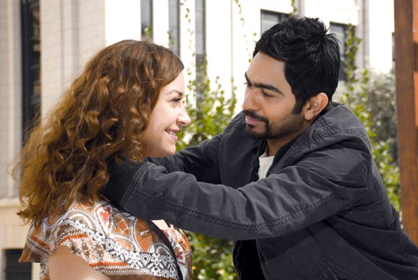 تامر حسني ينفي اعتداءه على مصور لبناني