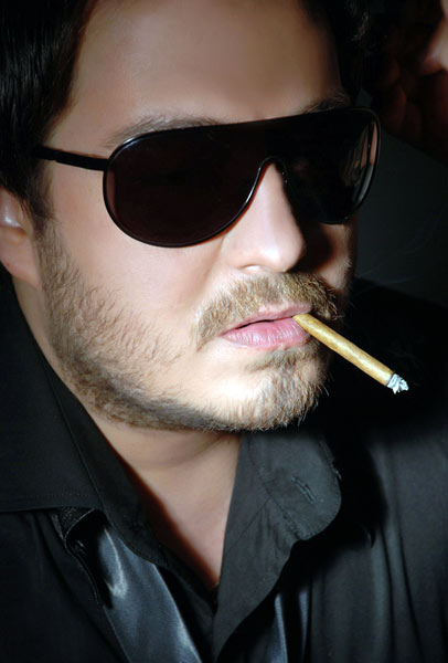 احمد زاهر يتعاطى المخدرات 