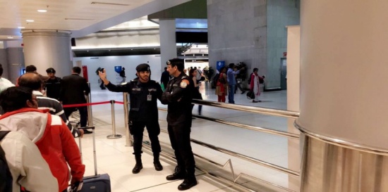 ضبط “فاشنيستا” كويتية قاصر حاولت تهريب خمر ومخدرات