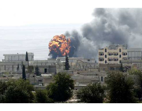 مسؤولون اكراد : مقاتلو تنظيم الدولة استعادوا السيطرة على احياء في كوباني