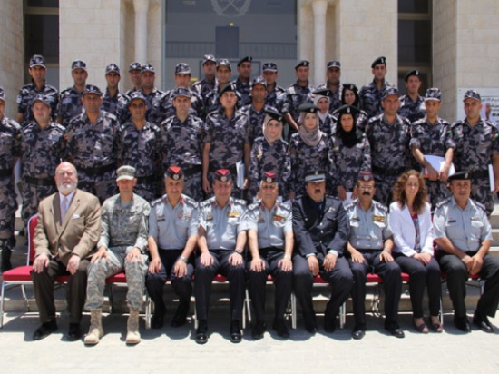 تخريج دورة الوقاية التأسيسية الخاصة بمرتبات الدفاع المدني الفلسطيني