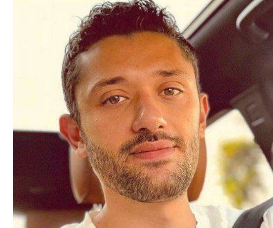 بالصور - بنات نجم مصري يشوهن وجهه.. لن تصدقوا رد فعله