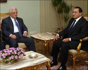 مبارك وعباس يبحثان جهود السلام  