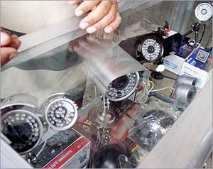 كاميرات المراقبة ملاذ أمني للعراقيين   